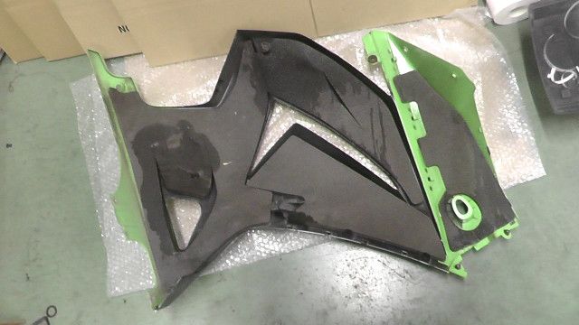 Z650RS】A-TECHインナーフェンダー 平織カーボン クリア塗装仕上げ
