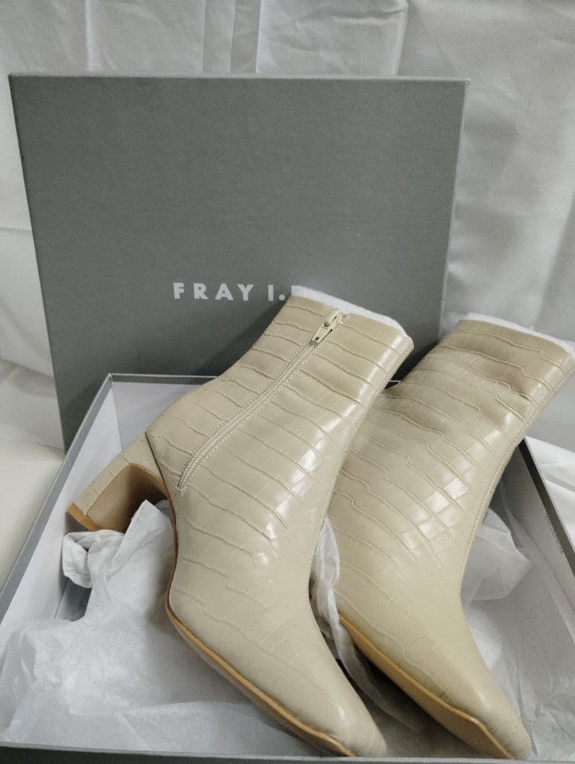 FRAY I.D フレイアイディー エンボススクエアトゥブーツ 37 ブーツ ホワイト アイボリー スクエアブーツ