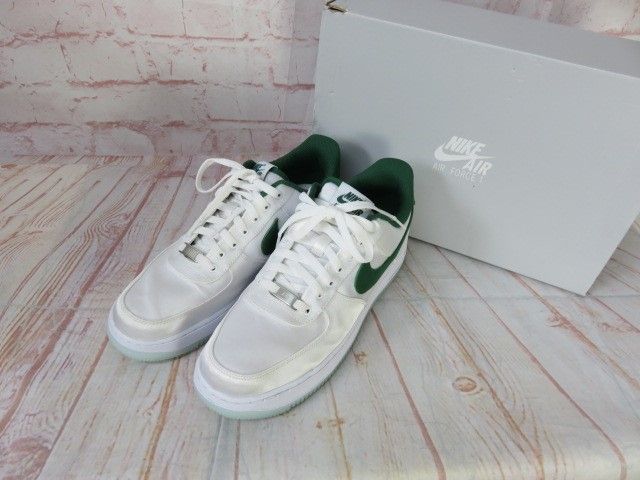 中古】 箱有 NIKE ﾅｲｷ W AIR FORCE 1 '07 ESS SNKR ｴｱﾌｫｰｽ ｽﾆｰｶｰ