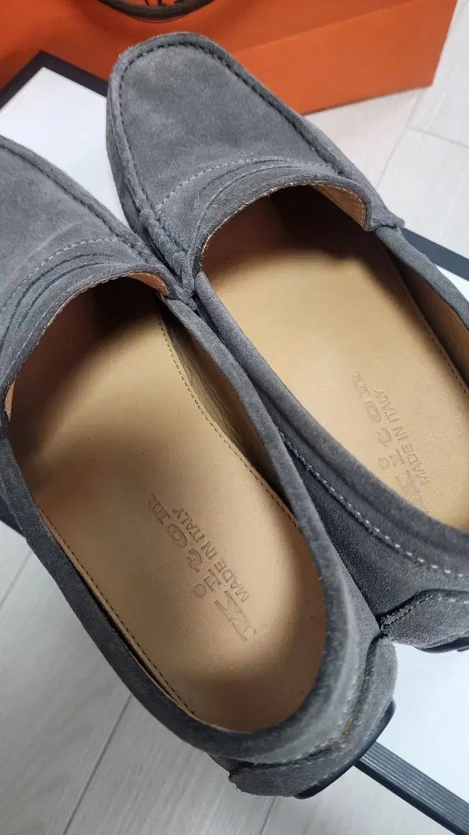 ドライビングシューズ グレー