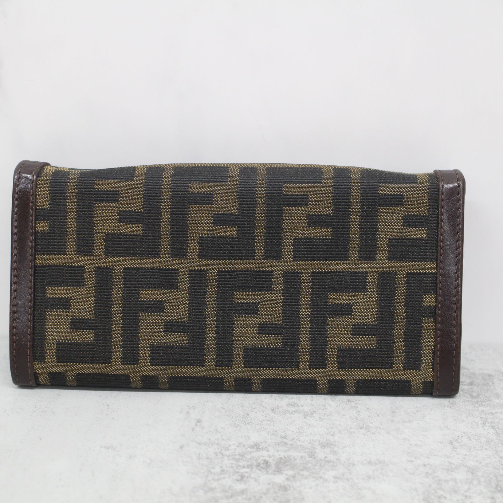 S712)【美品】FENDI ズッカ柄 二つ折り長財布 30851 フェンディ - メルカリ