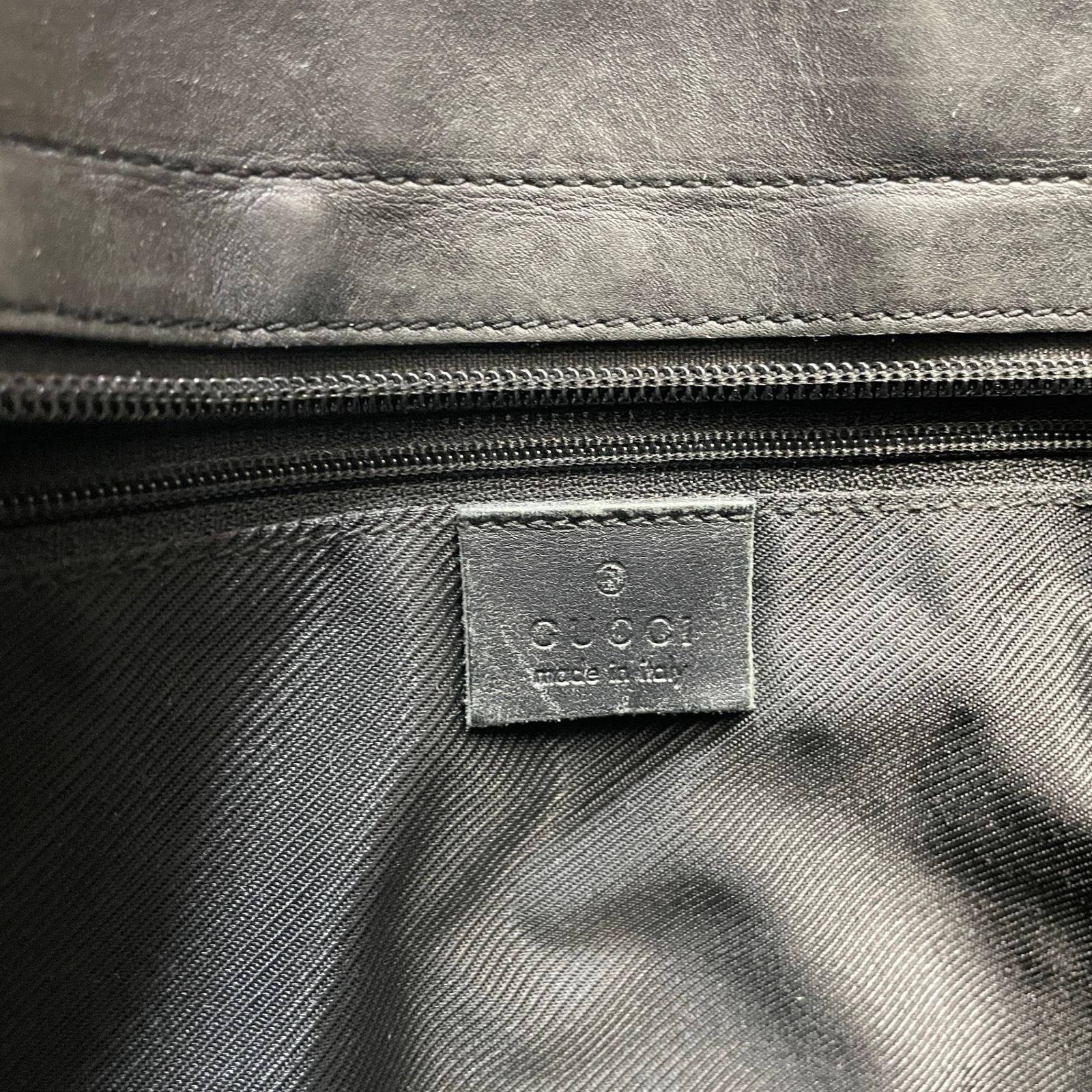 2502-77｜グッチ GGキャンバス ハンドバッグ ブラック - メルカリ 