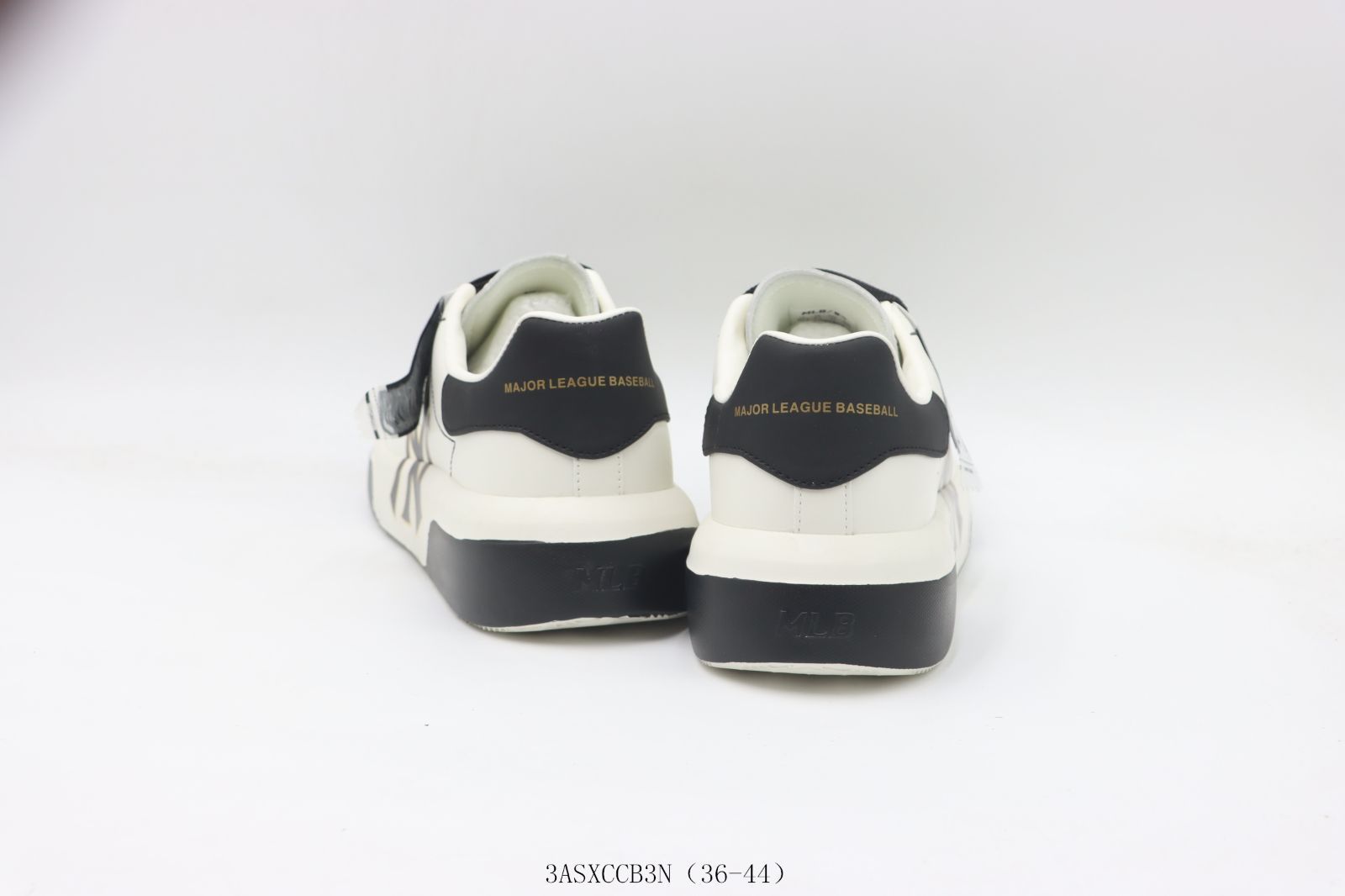 エリヤン　 MLB KOREA NY New York Yankees CURVE RUNNER Y2K SNEAKERS ユニ