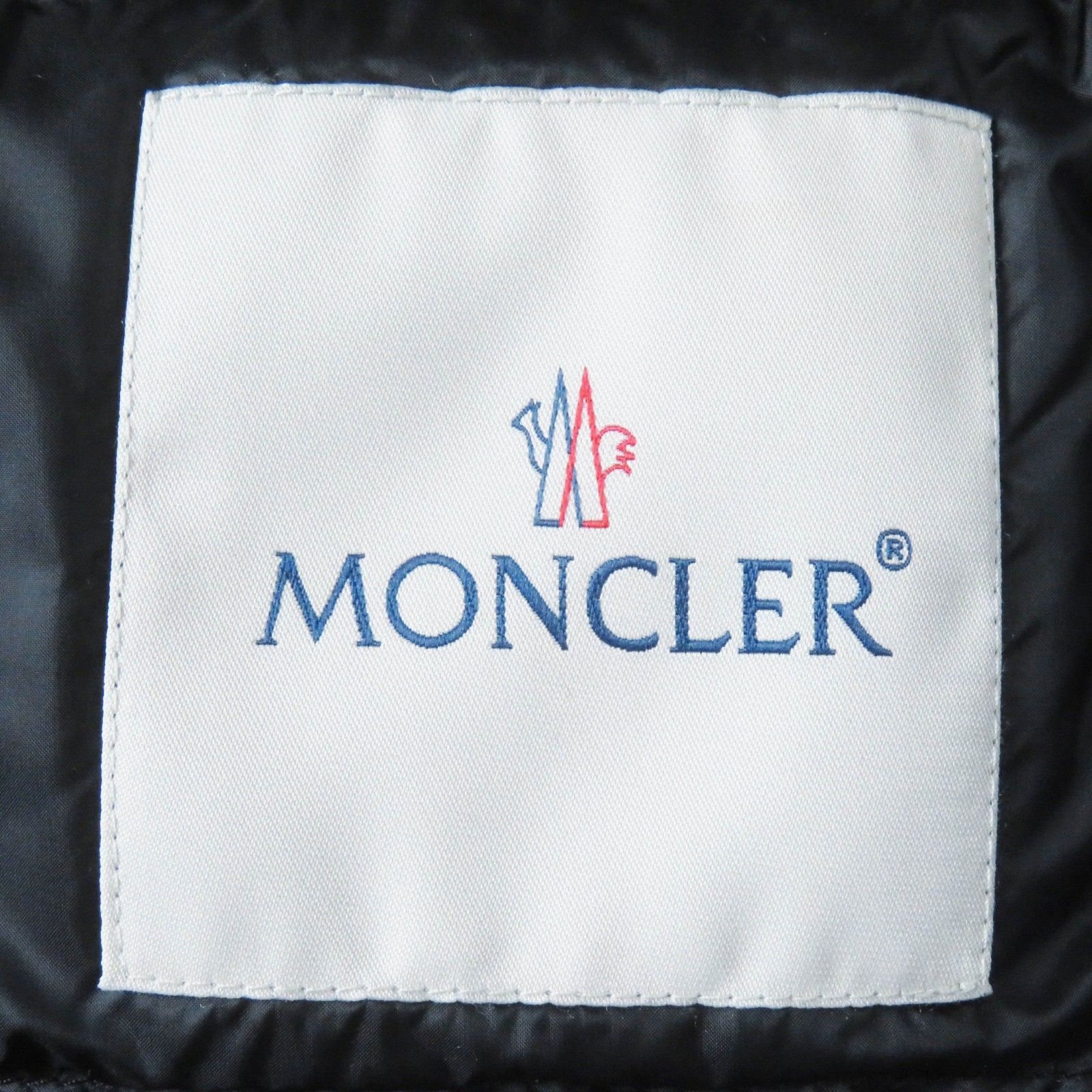 美品◎MONCLER モンクレール 21AW LAUZEE ベルト付き ワッペン型 美品◎MONCLER モンクレール 21AW LAUZEE ベルト付き ワッペン型