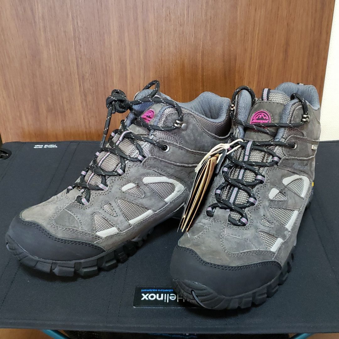新品】 トレッキングシューズ 登山靴 ハナガル 26.5 新品】 トレッキングシューズ 登山靴 ハナガル 26.5