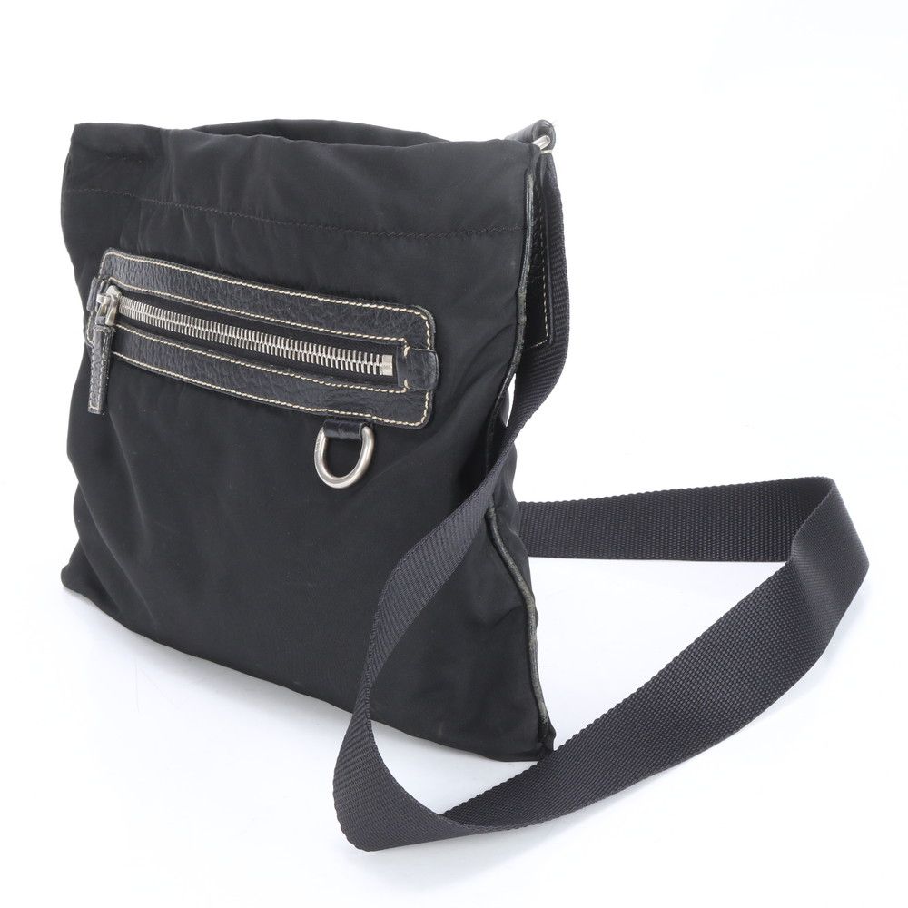 【美品✨】プラダ　ボディバッグ　テスートナイロン　三角ロゴ　黒　V210 極美品✨】プラダ ボディバッグ テスートナイロン 三角ロゴ 黒 V210 美