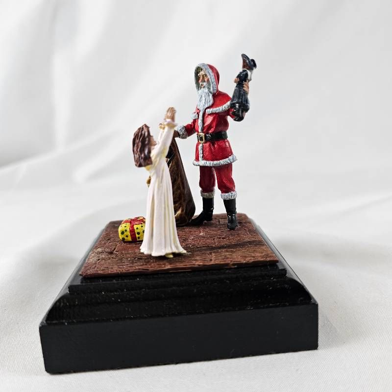 1988年製 英国ヴィンテージ ファインアートミニチュア サンタクロースと少女