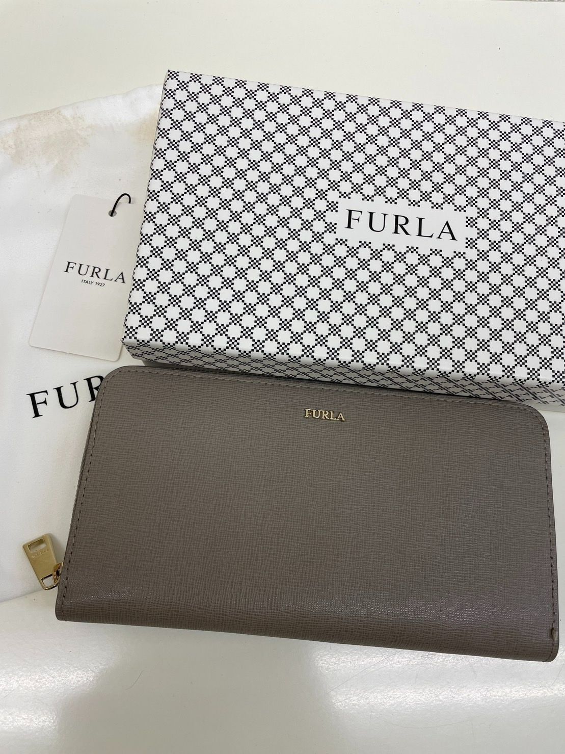 FURLA 長財布 美品 （1円 美品 FURLA フルラ 長財布 wallet PVC 花柄 