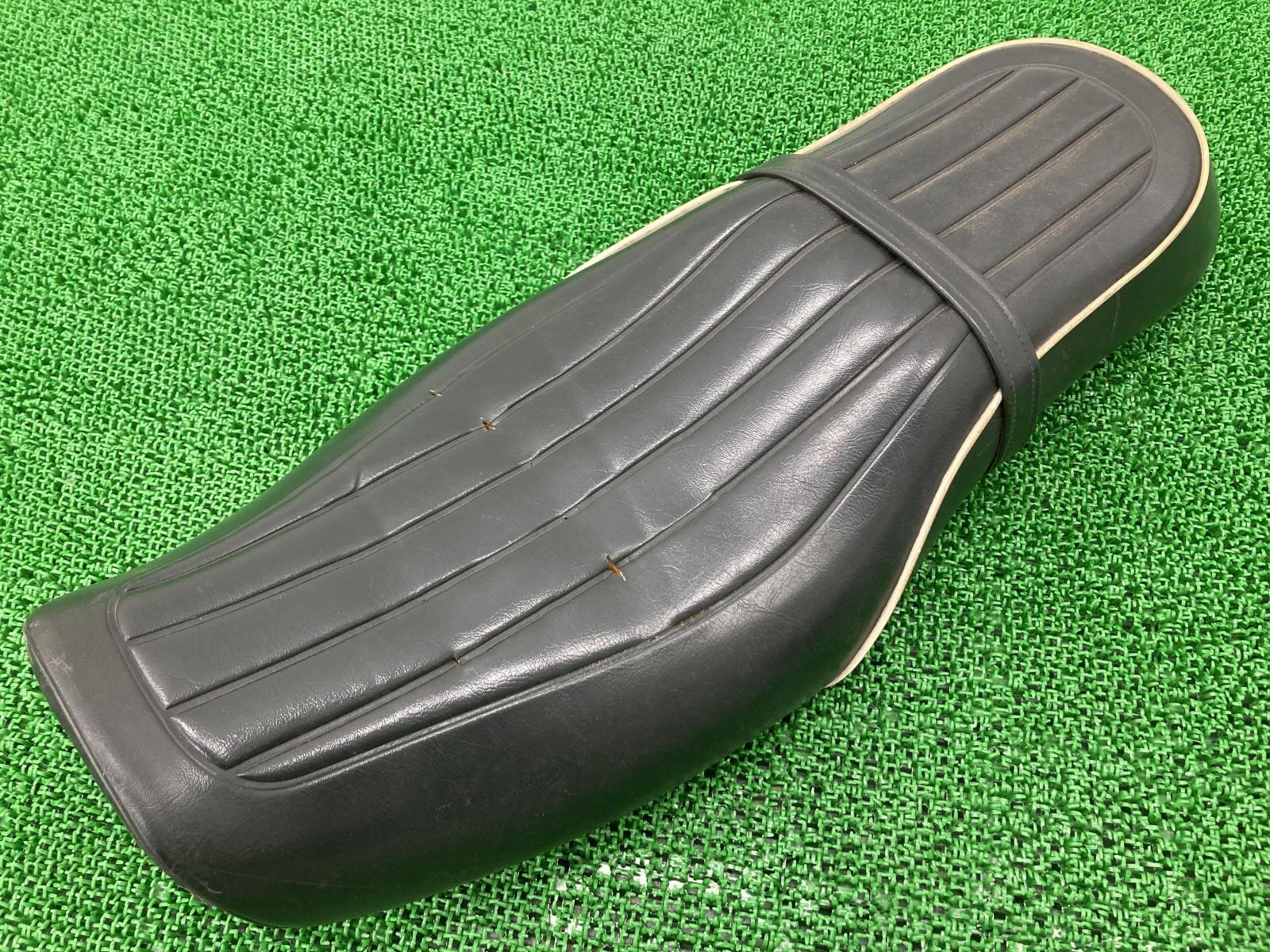 エストレヤRS シート 53066-0402 カワサキ 純正 中古 バイク
