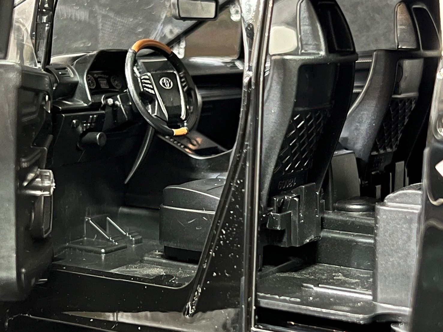 トヨタ TOYOTA アルファード 1/18 ミニカー ブラック H172 - メルカリ