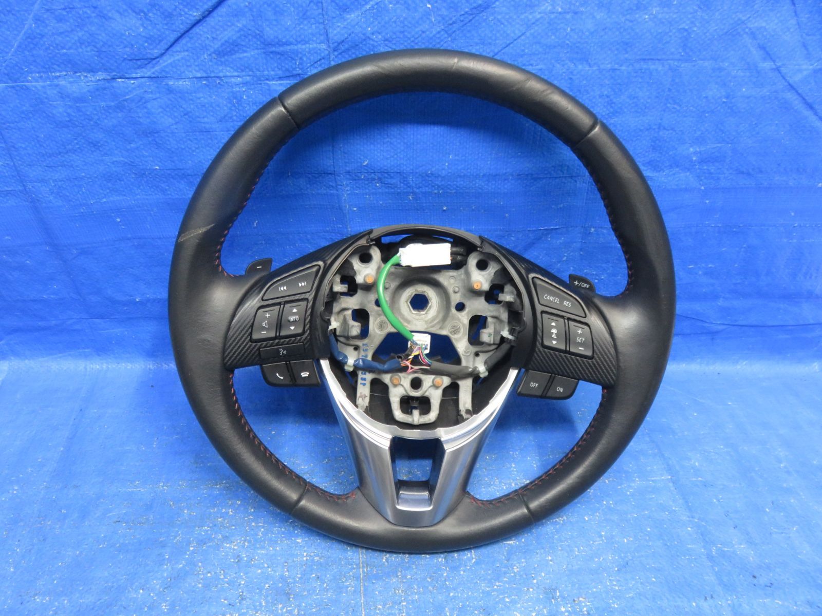 LA6804 マツダ BM5FS アクセラ レザー ハンドル 革巻き ステアリング クルコン パドルシフト付 純正 BM5AP BM2FS 小傷