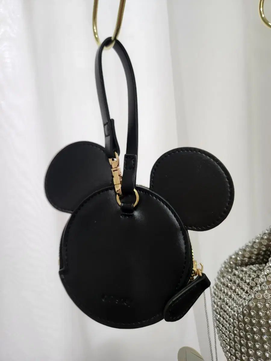 ミッキーのお顔デザイン！東京ディズニーリゾート ショルダーバッグ