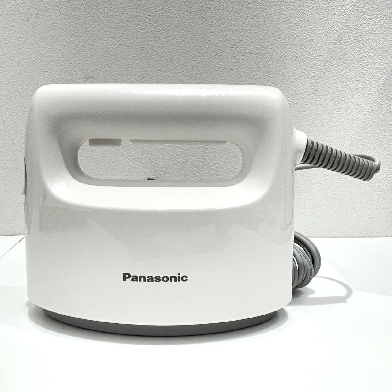Panasonic 衣類スチーマー【新品未使用】 パナソニック、静電タッチ式スチーム操作に対応した衣類