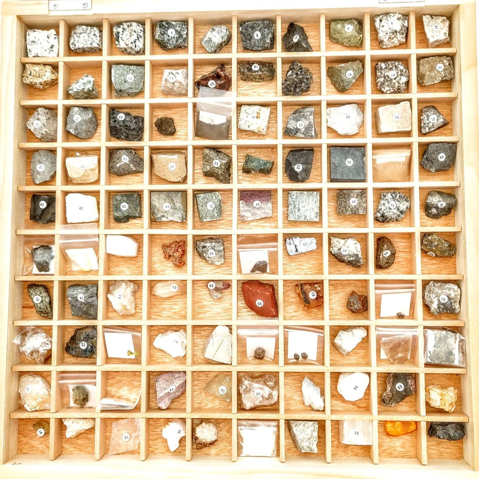 岩石鉱物標本100種