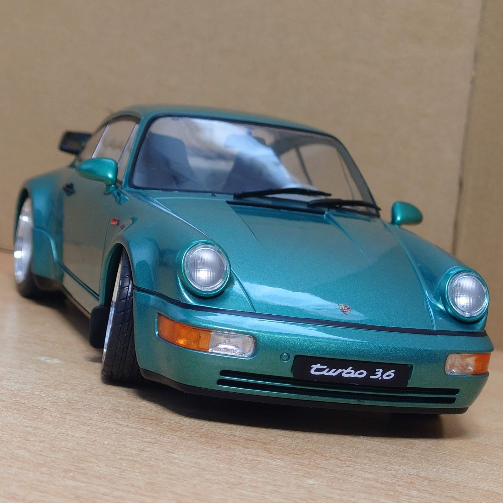 1/18 ポルシェ 964 ターボ 1991 グリーン Porsche ソリド製 - メルカリ