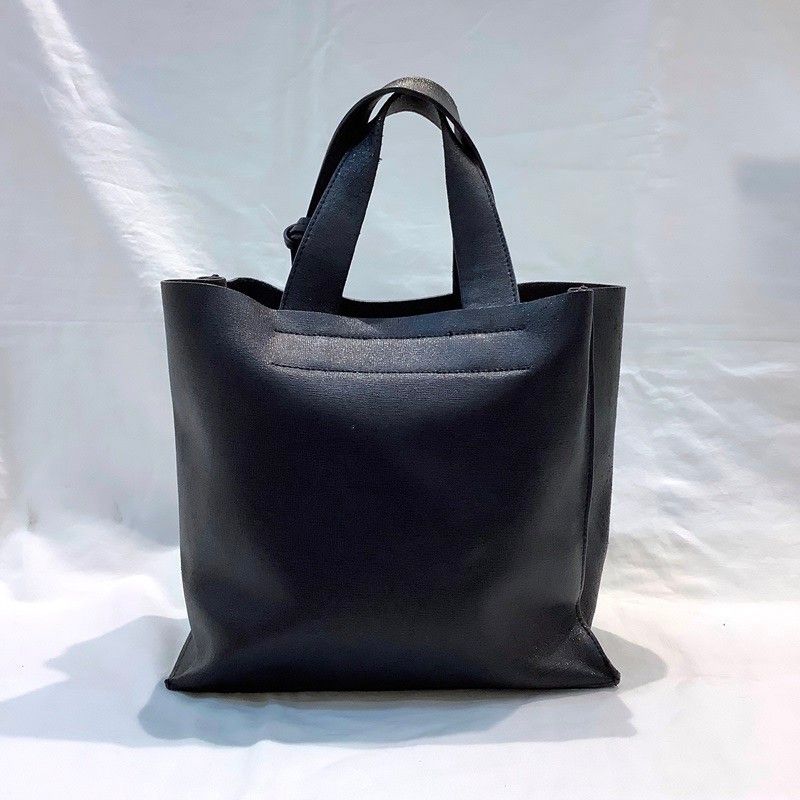 ✨美品 FURLA フルラ トートバッグ ビジネストート シボ加工 本革 レザー FURLA】オールレザー トートバッグ ビジネスバッグ - メルカリ