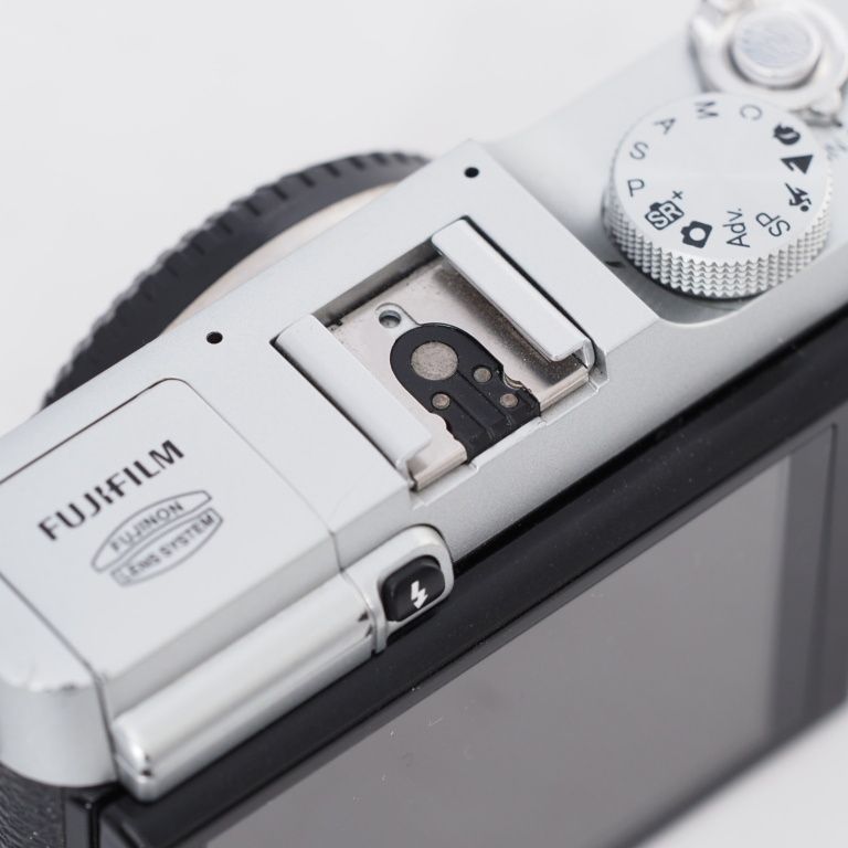FUJIFILM フジフイルム ミラーレス一眼レフカメラ X-M1 ボディ