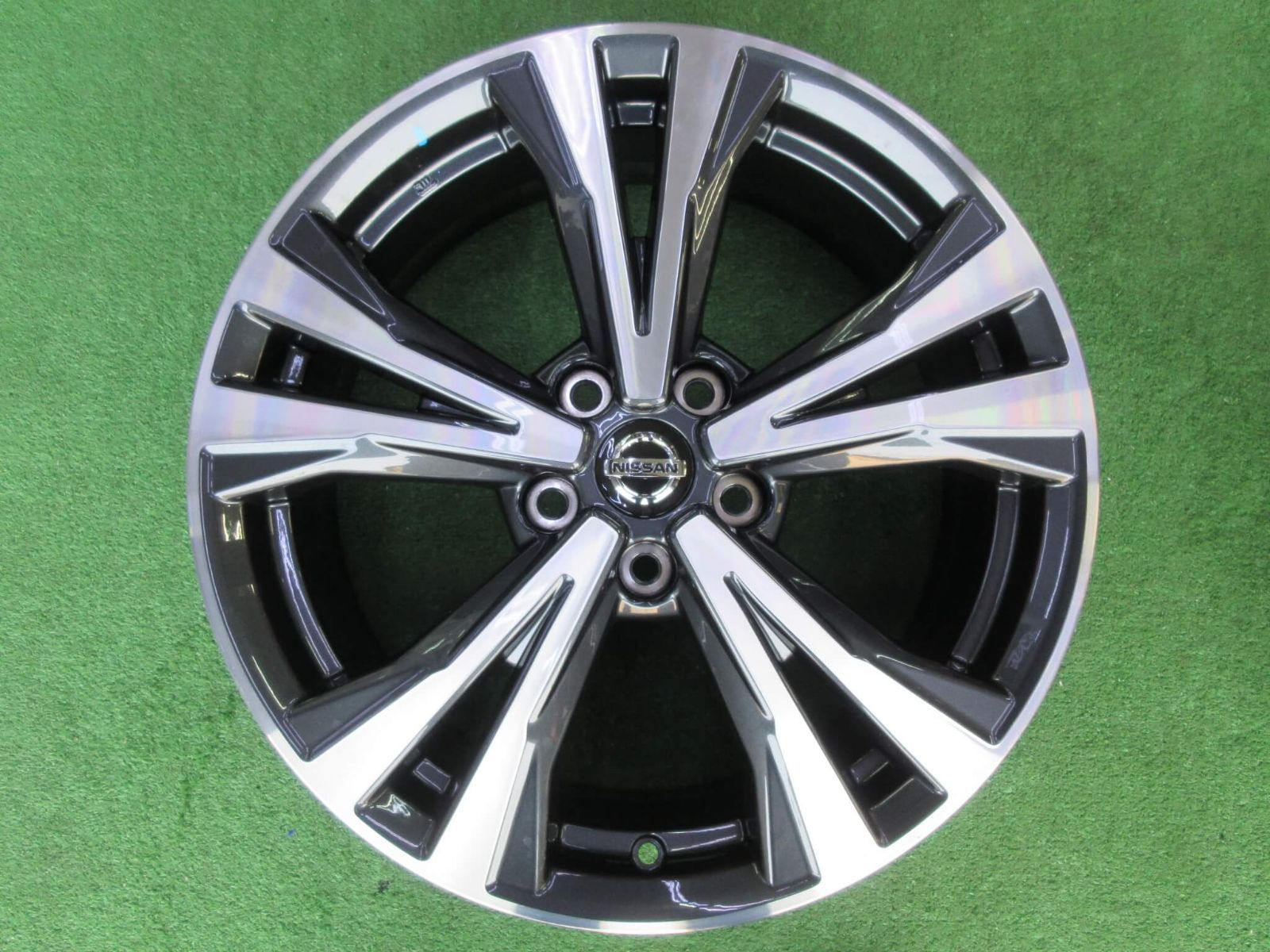 日産 T32 エクストレイル 純正18インチ 7J+45 PCD114.3 日産 NISSAN ニッサン T32 エクストレイル 純正 18インチ 7J+45 アルミ