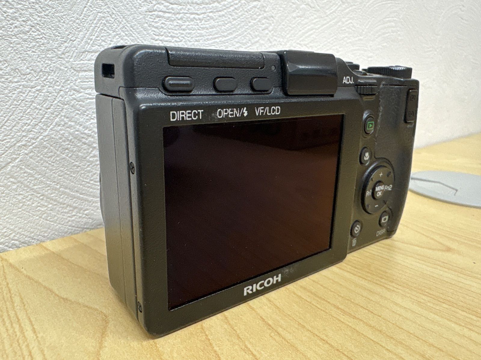 RICOH GXR + P10 KIT デジタルカメラ - メルカリ RICOH GXR + P10 KIT デジタルカメラ - メルカリ