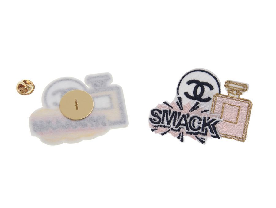 シャネル ノベルティ ピンバッジ 2個セット 香水 N°5 WHAAAAM