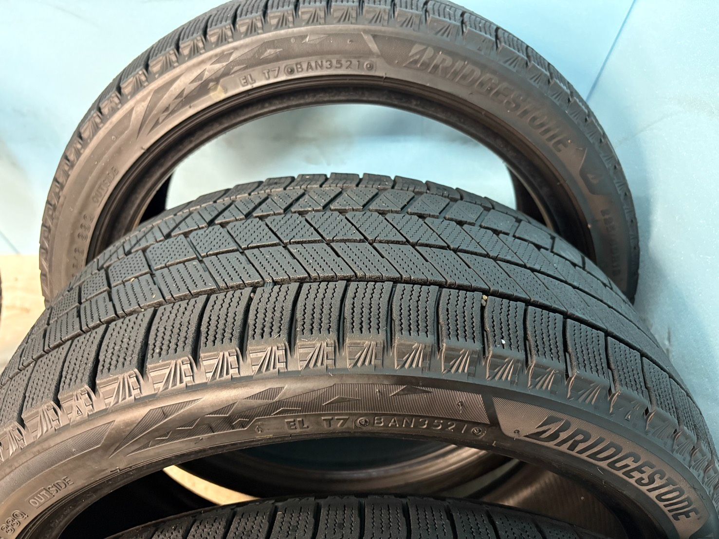 ブリザック VRX3 カローラクロス 215/60R17 スタッドレス | & クロノス