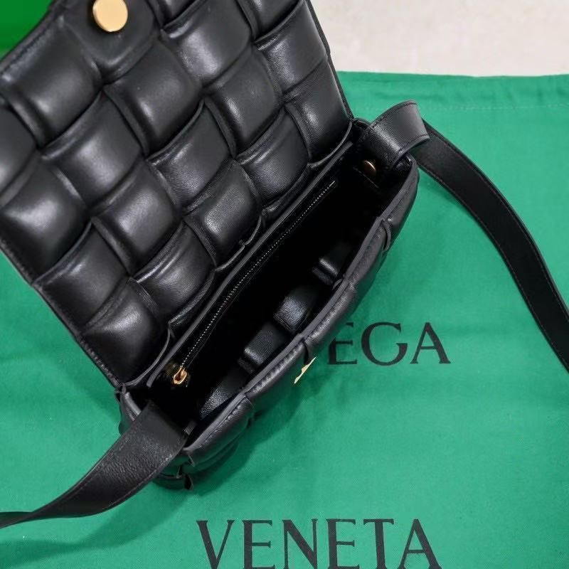 BOTTEGA VENETA カセット レザー バッグ ショルダーバッグ-MM