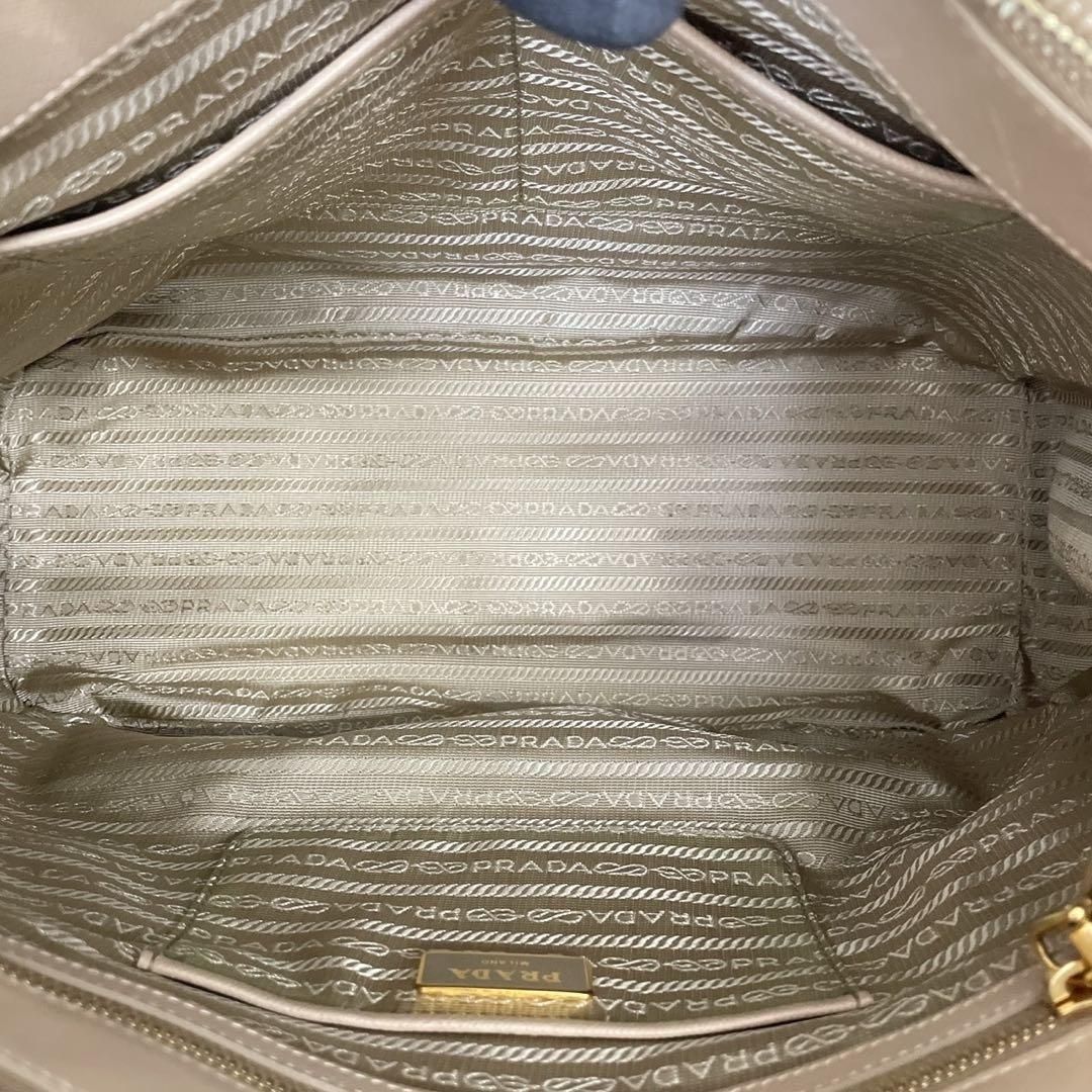 プラダ ハンドバッグ ガレリア サフィアーノ 三角ロゴ　ベージュ　5098 楽天市場】PRADA プラダ サフィアーノ ガレリア 三角ロゴプレート