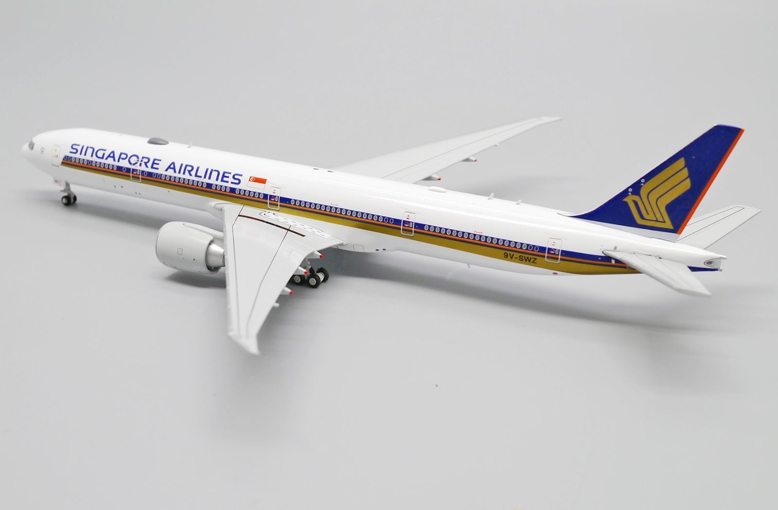 Jcwings シンガポール航空 777-300ER 9V-SWZ 1/400 EW477W010