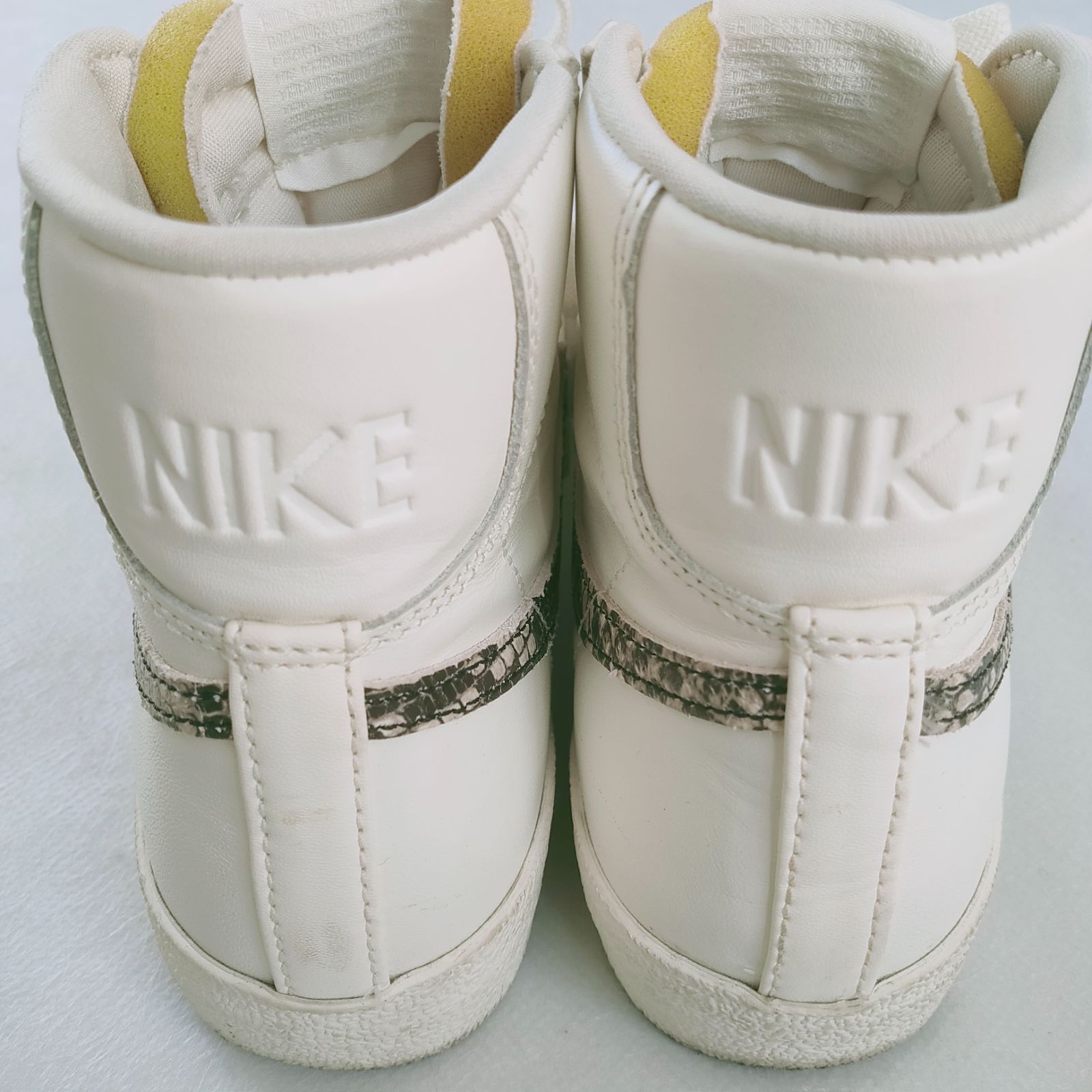 NIKE ナイキ レディーススニーカー ハイカット パイソン柄 蛇柄