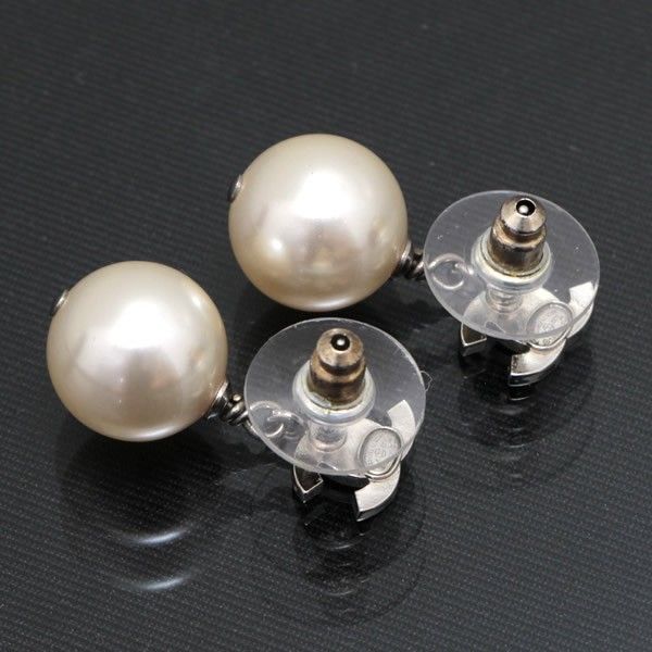 【美品】CHANEL パールピアス 雫ルが上品【CHANEL】ココマークパールピアス