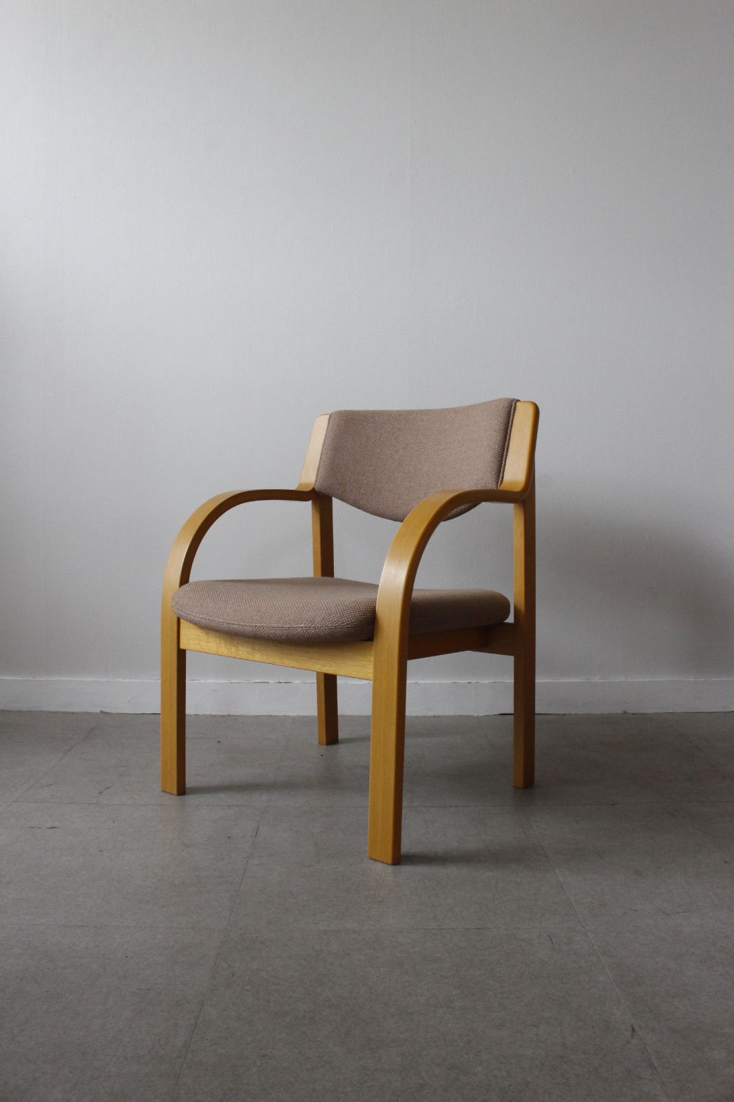 カルテル kartell エロエスチェア 回転椅子 レトロフューチャー YZ