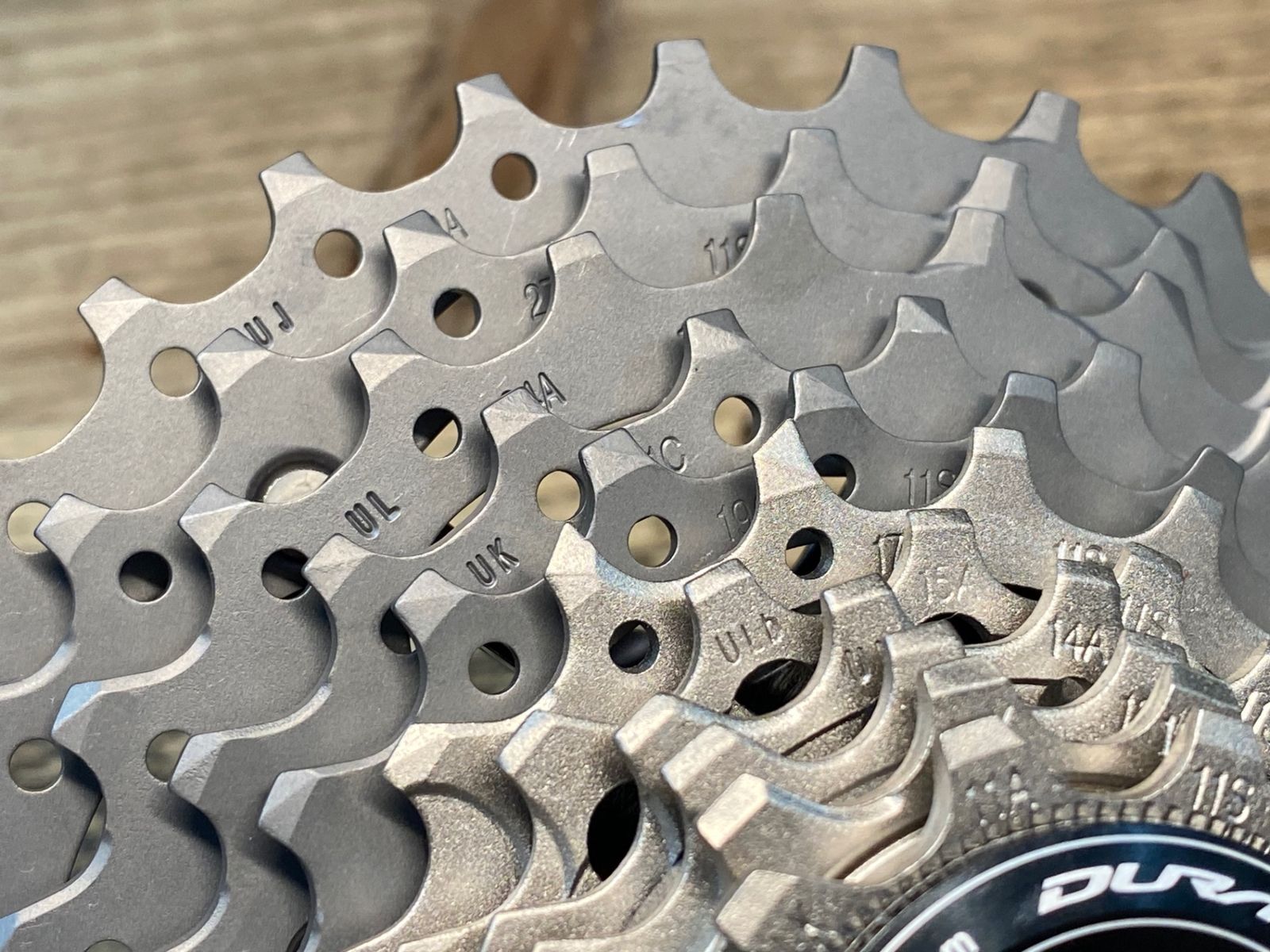 IX068 シマノ SHIMANO デュラエース DURA-ACE CS-R9100