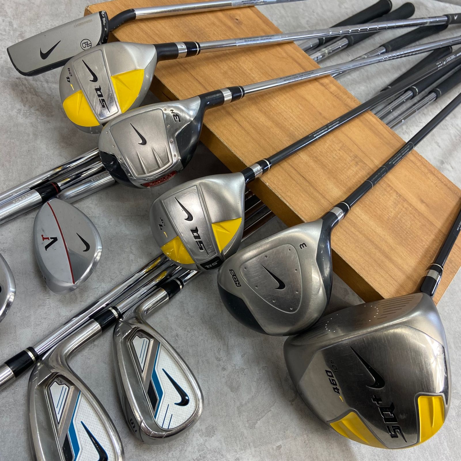 NIKE ナイキ メンズゴルフ12本セット 右利き用 キャディバッグ