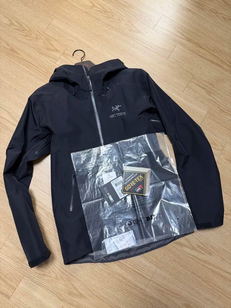 ARC TERYX アークテリクス ベータ LT ブラック スモール S