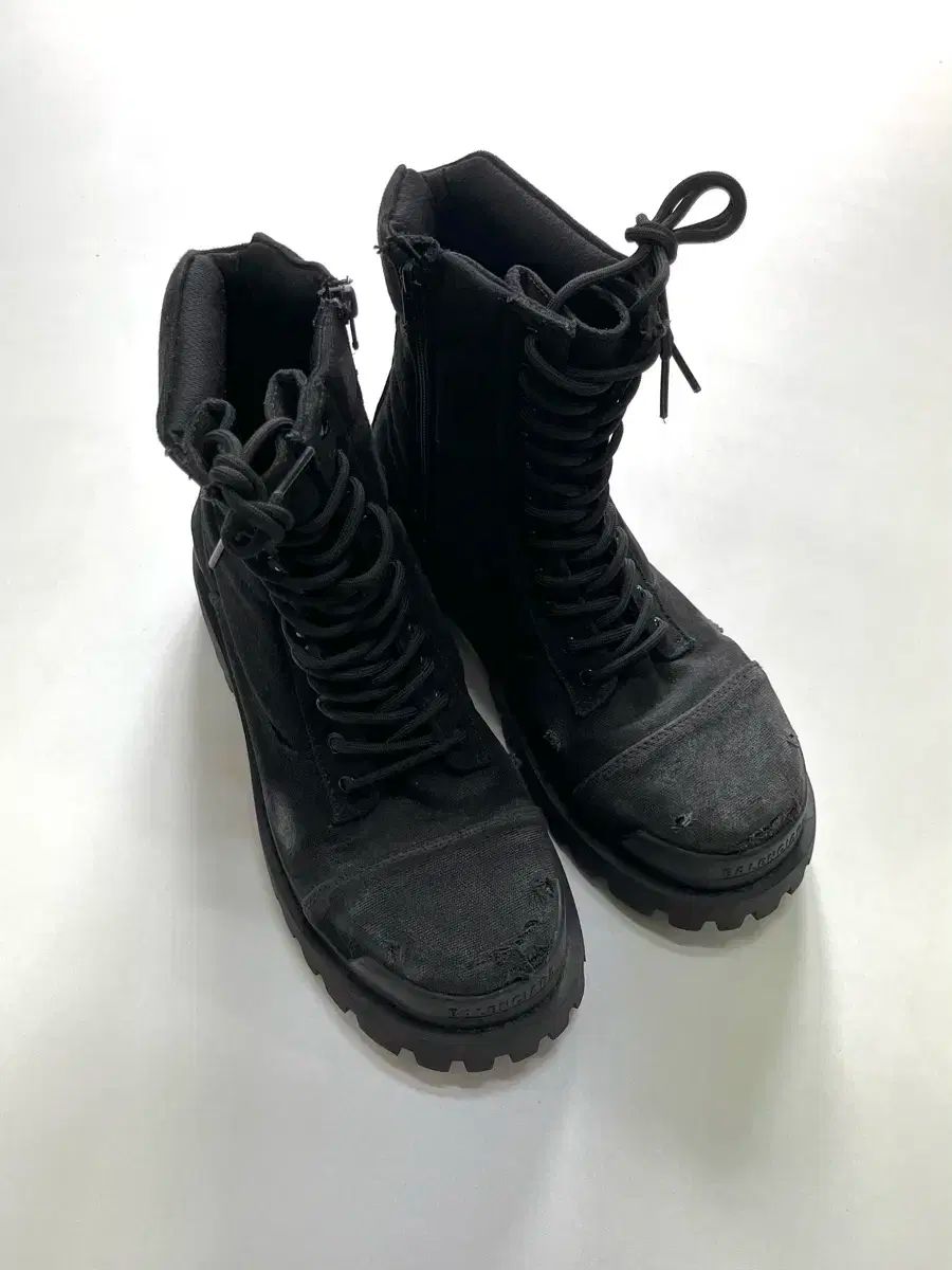 BALENCIAGA バレンシアガ ストライク コンバット ブーツ
