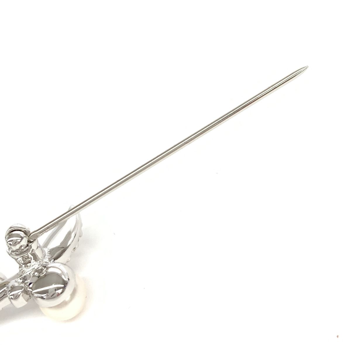 良好 SWAROVSKI スワロフスキー ブローチ シルバーカラー ライン