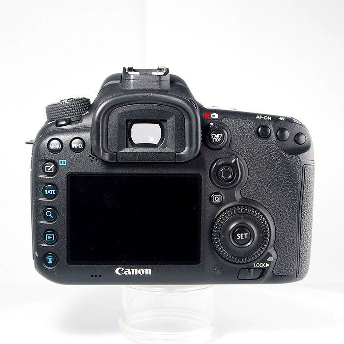 Canon EOS 7D Mark II ボディ CANON EOS 7D mark II ボディ 一眼レフ