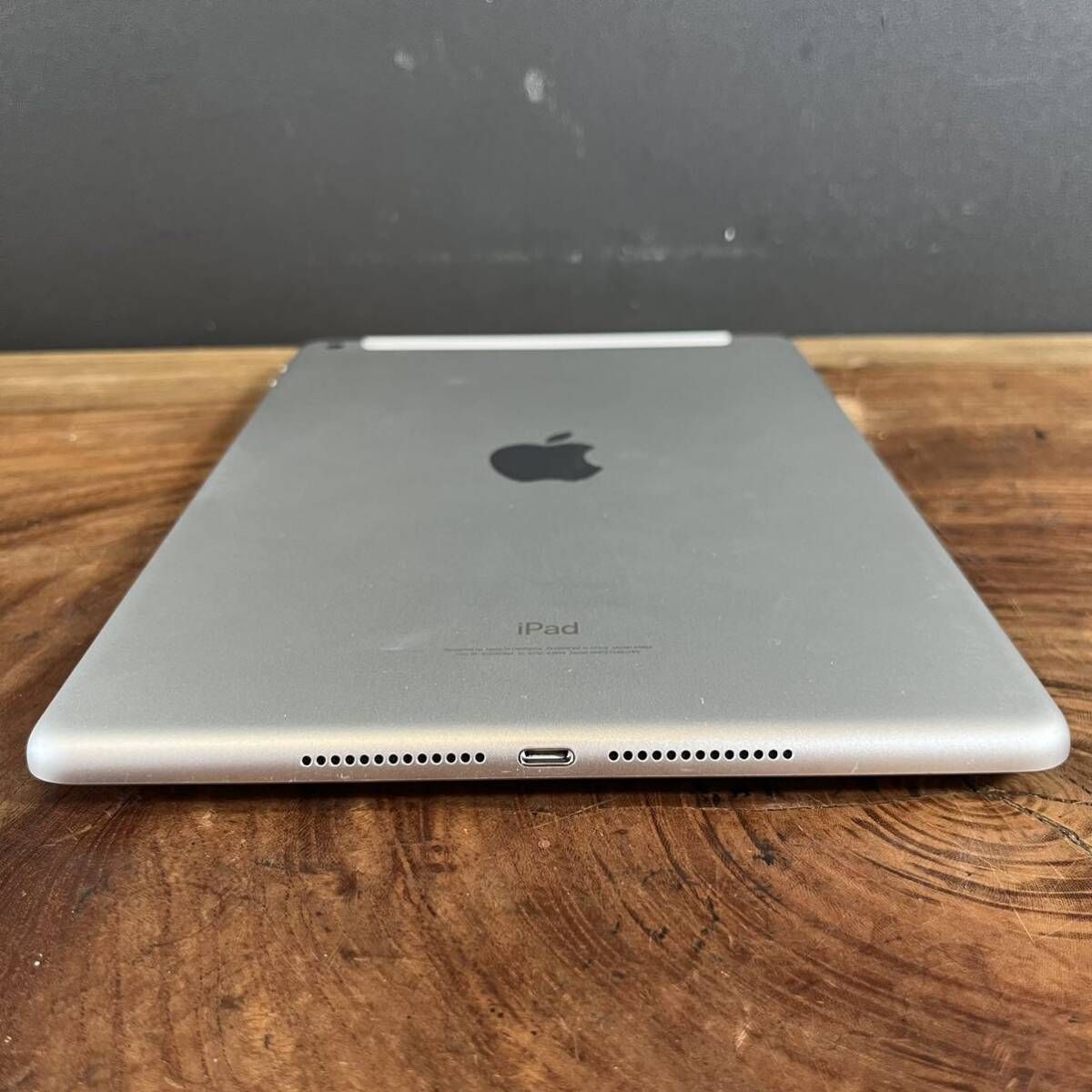 iPad第6世代(A1954)本体128GB シルバー Apple iPad (第6世代) Wi-Fi 128GB スペースグレイ ゴールド