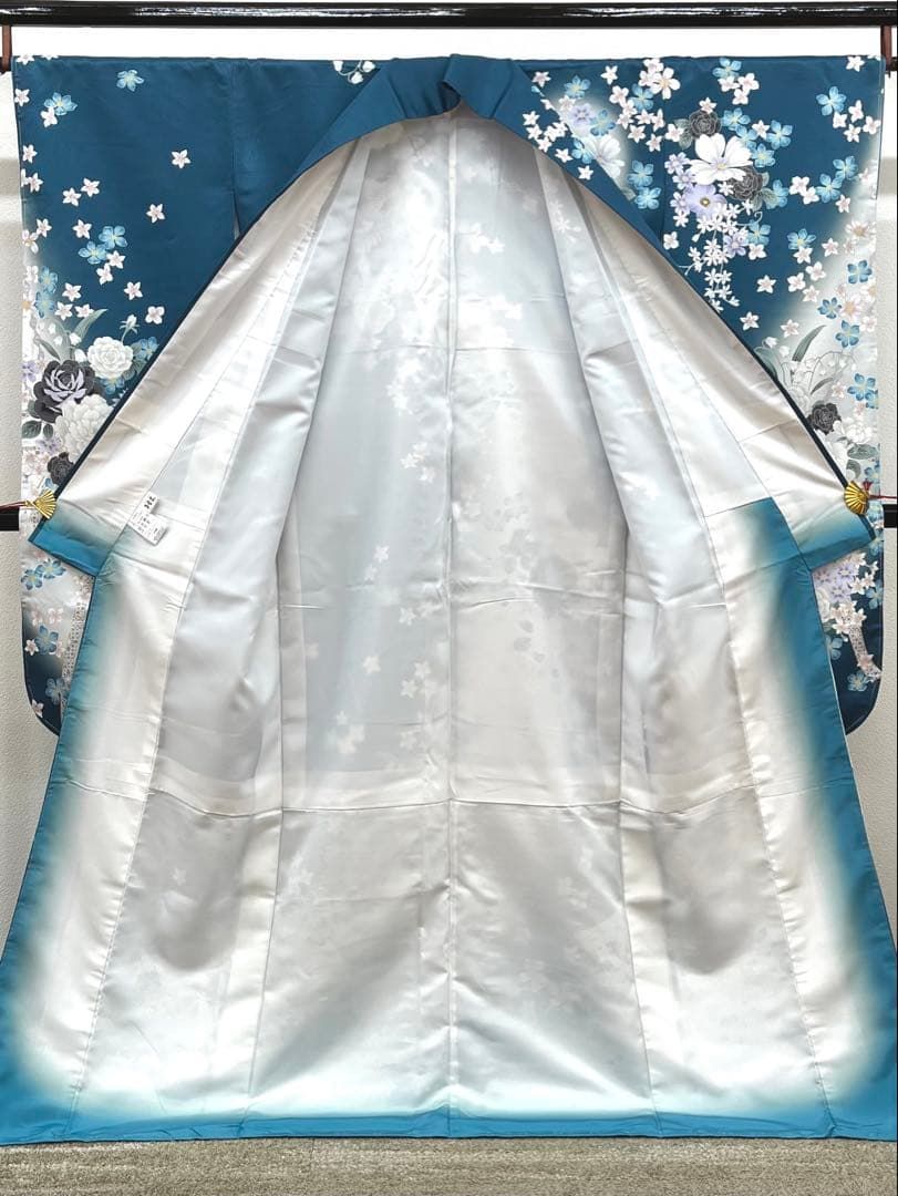 ポリエステル 振袖 牡丹 薔薇 紋意匠 ぼかし八掛 躾糸付き - メルカリ