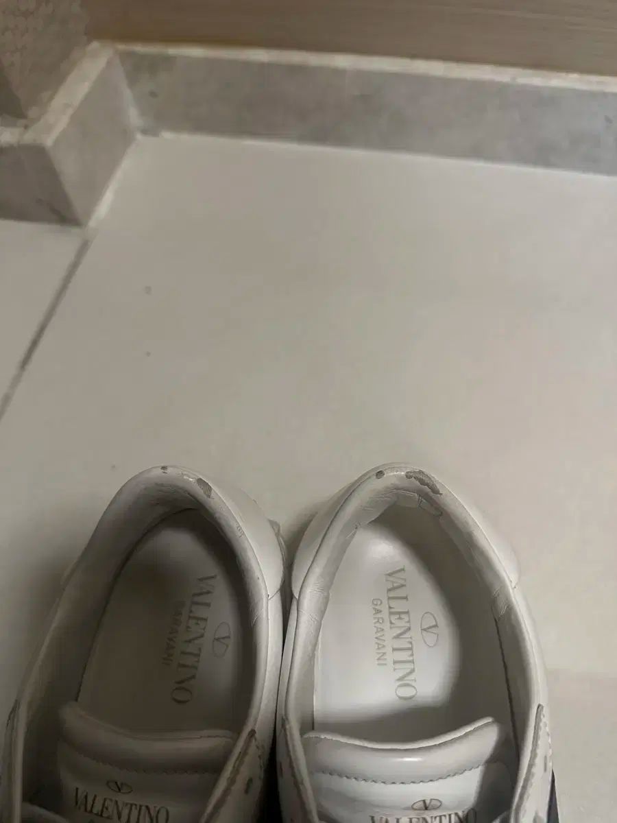 【完売必至】VALENTINO(ヴァレンティノ) スニーカーズ 37 正規品 フォーマル靴