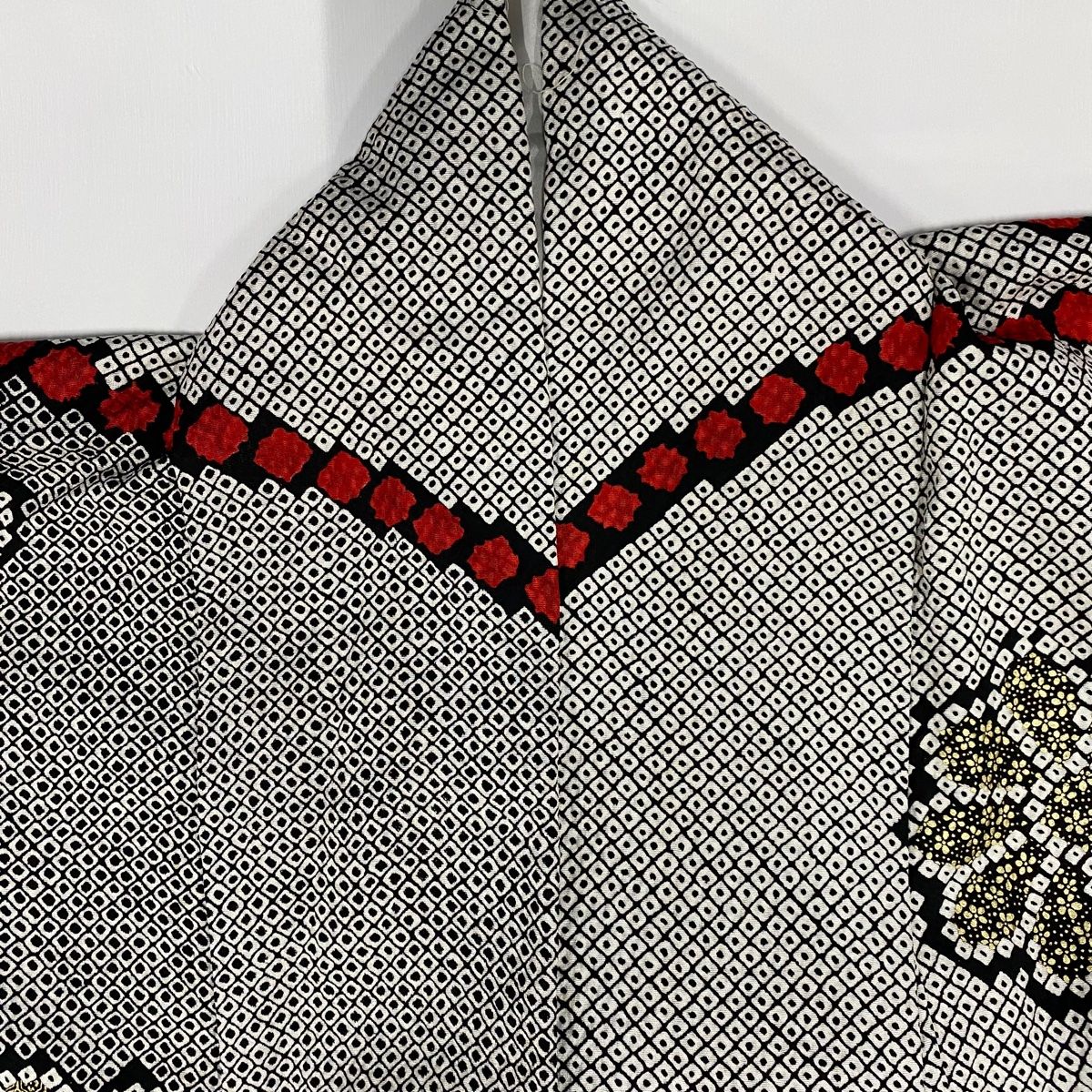 振袖 身丈162cm 裄丈67cm M 袷 蝶 草花 刺繍 金彩 黒 正絹 美品 名品  