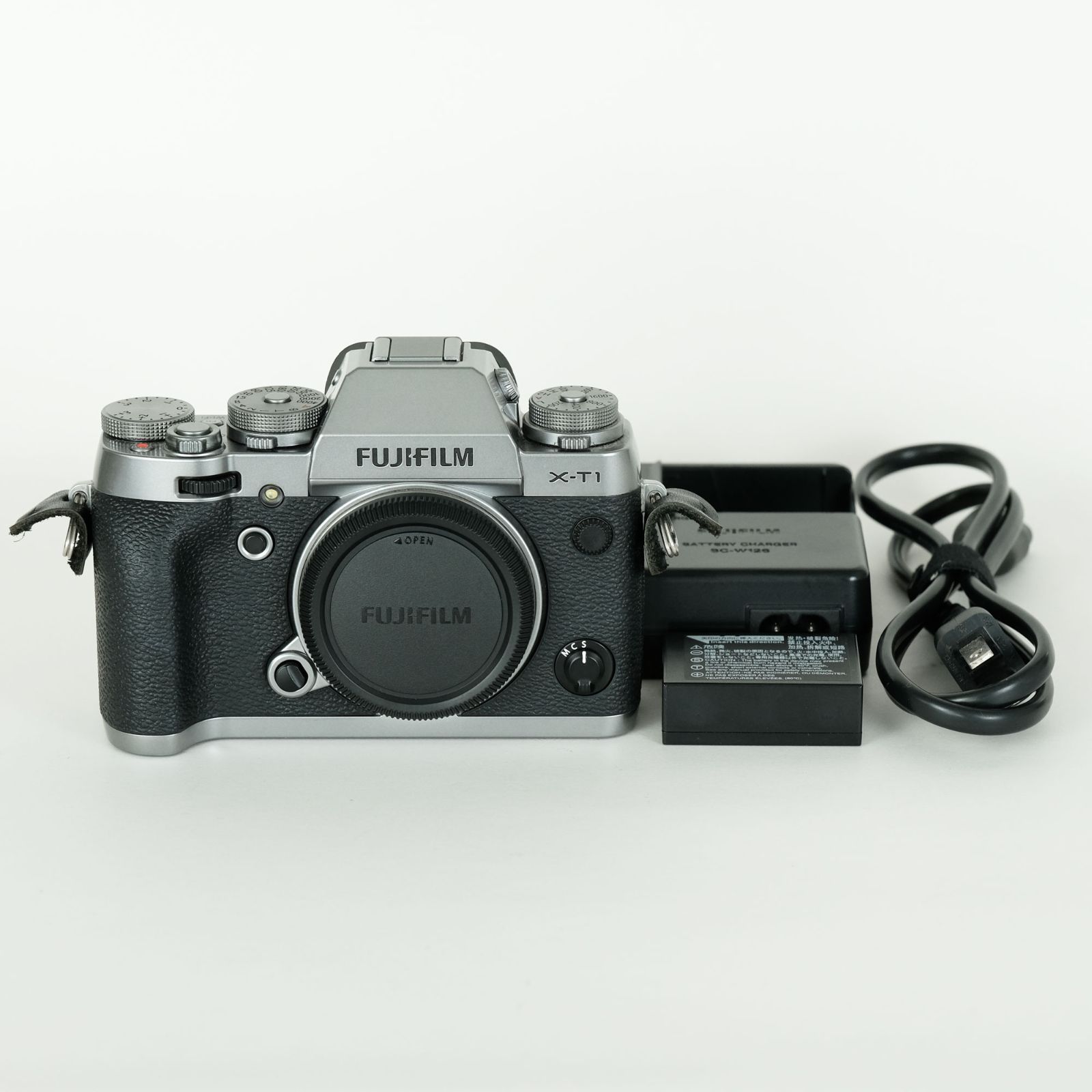 良品｜注意事項あり] FUJIFILM X-T1 [Graphite Silver Edition