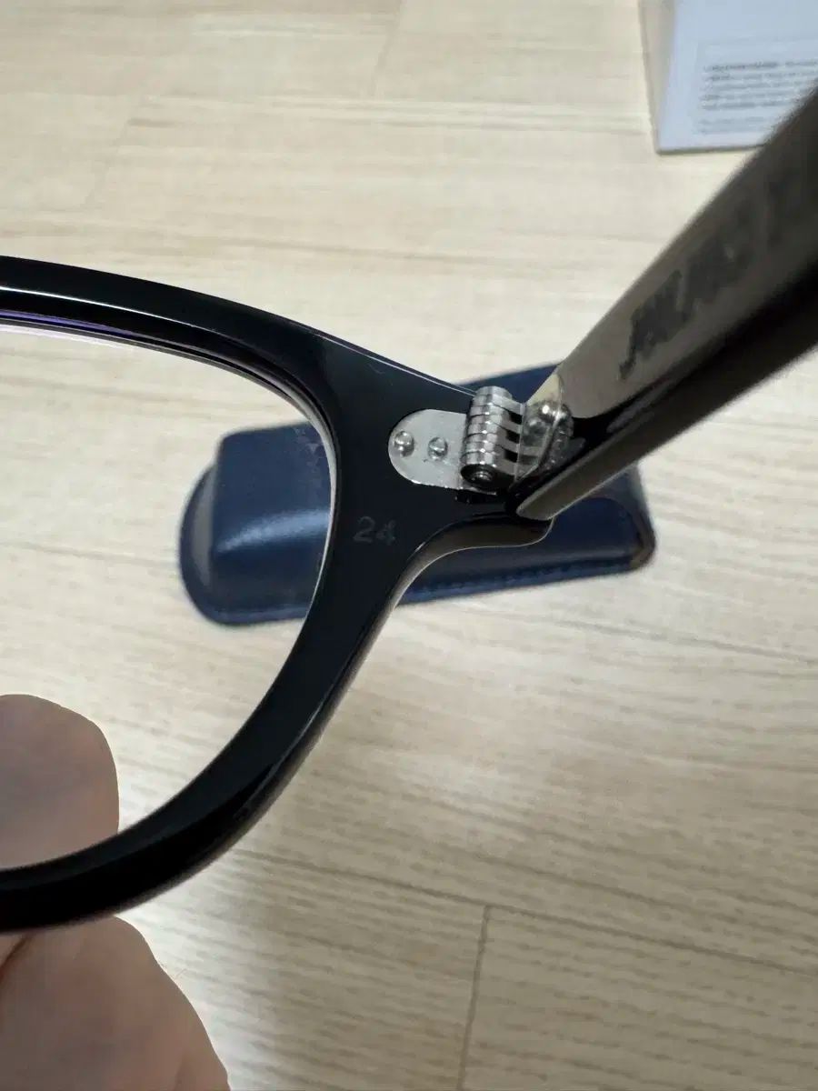 ジュリアスタートオプティカル