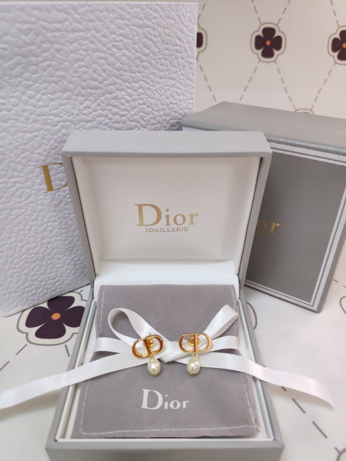 超希少！限定ピアス付！即納！DIOR TRIBALES ギフトボックス