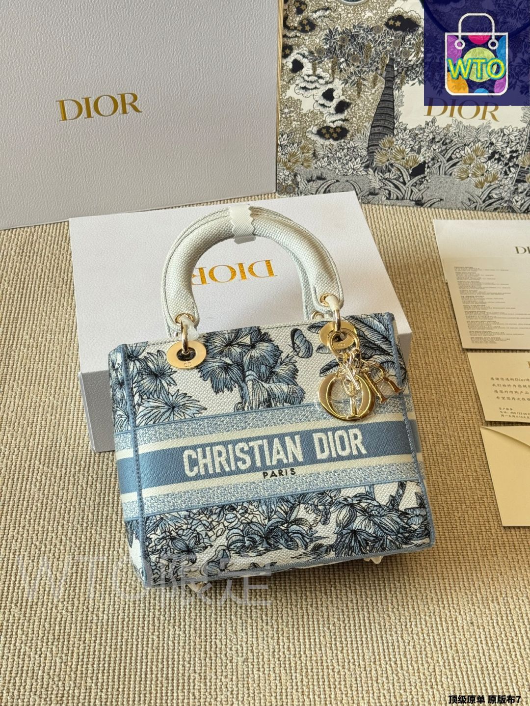 今日特価】Dior ディオール レディーD-Lite刺繍バッグ 立体感の