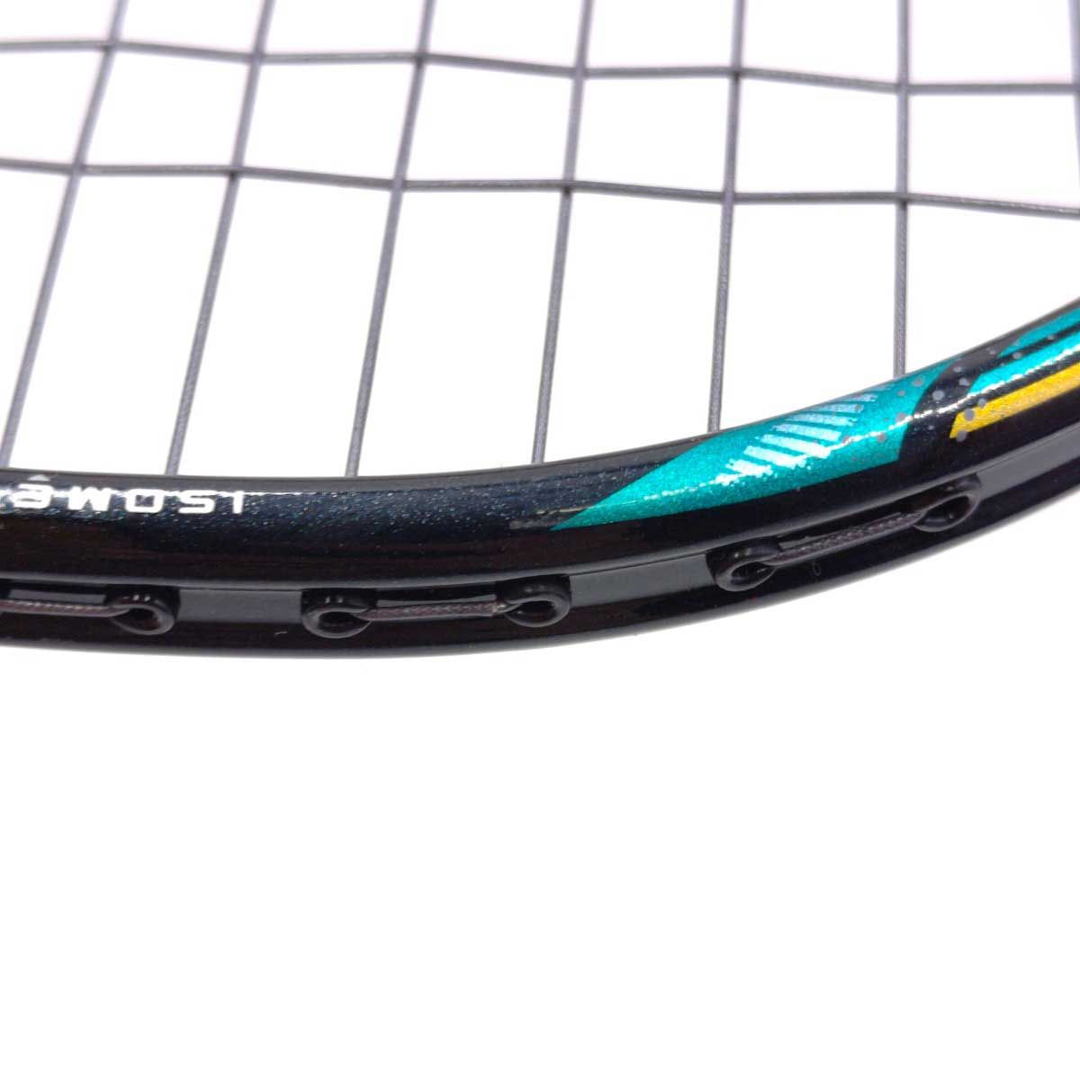 YONEX