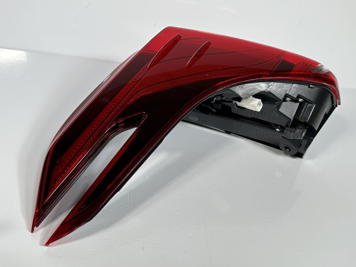 低走行 アルファード AGH30W 後期 純正 左テールランプ Assy LED シーケンシャルターンランプ付 81560-58180 58-76 打刻8 管理28074