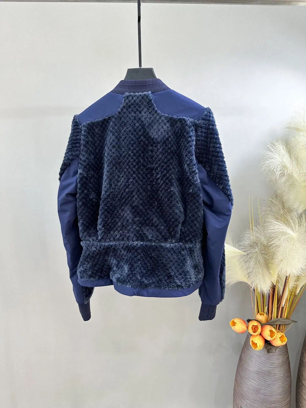 新品アメージングクリー AMAZゴルフウェアレディースジャケット　フード付き 新品 AMAZINGCRE(アメージングクリー) ウィンドブレーカー ジャケット