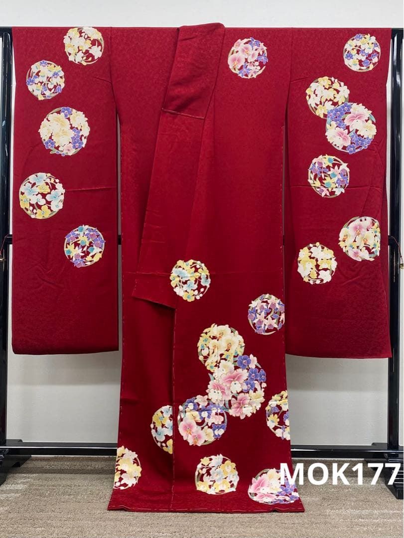 振袖 仮絵羽 吉澤友禅 金駒 金彩 金通し 正絹 未仕立て品 八掛付き 振袖 仮絵羽 金駒 金彩 紋意匠 正絹 未仕立て品 八掛付き