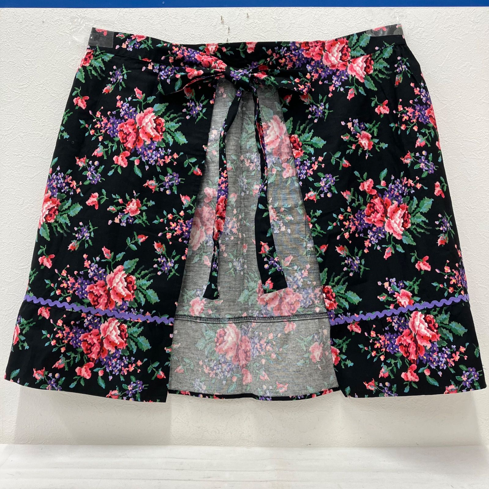 FEILER 花柄エプロン 黒値下げ済み 未使用 FEILER フェイラー 花柄 エプロン ブラック シェニール織 美品